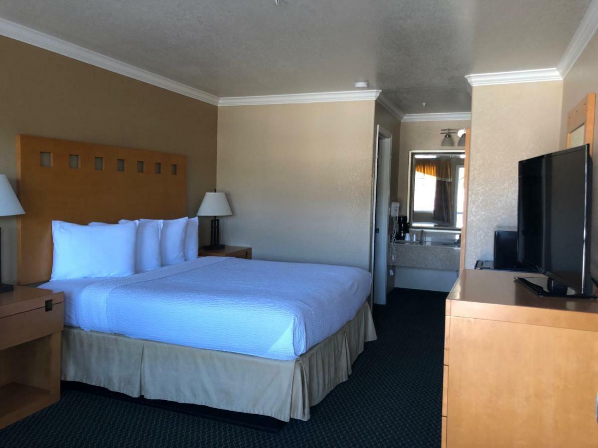 Lake Point Lodge Clearlake Oaks Bagian luar foto